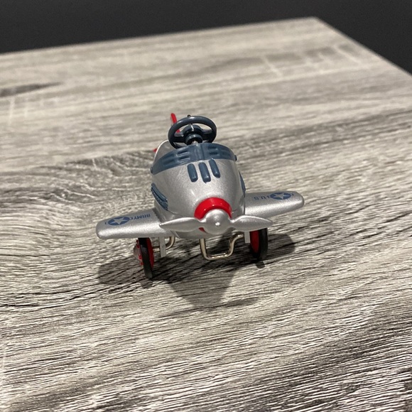 Hallmark | Kiddie Car Classics: Murray Airplane (1996) - Keepsake Ornament - Picture 10 of 14